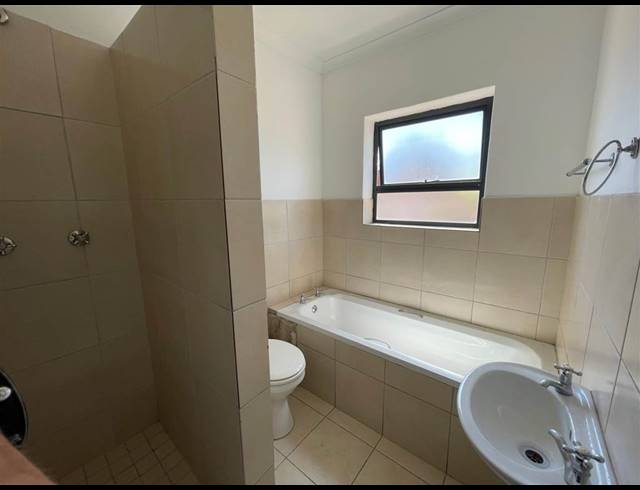 2 bed property to rent in OAKDALE